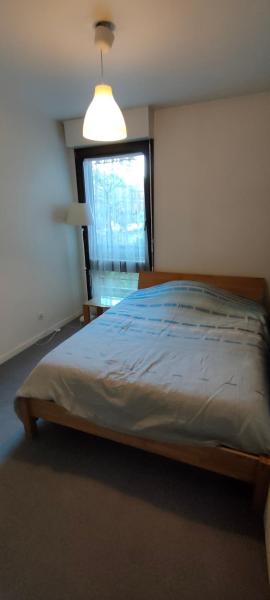 Private room for 1 person only in my family apartment in Paris 75019, at a RER E station from La Gare du Nord
